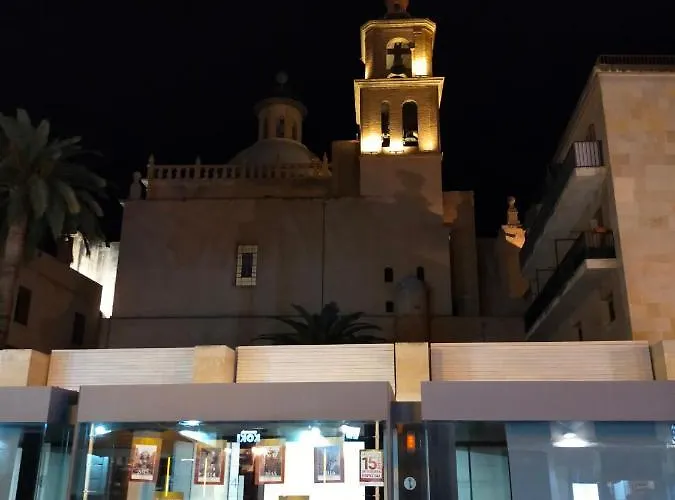 Center - Cisneros